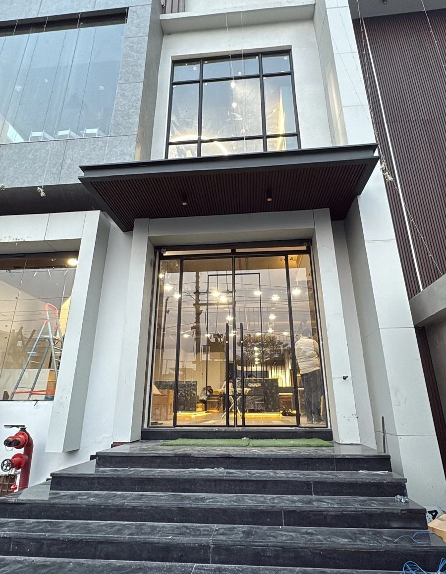 Slim Aluminium Entrance
